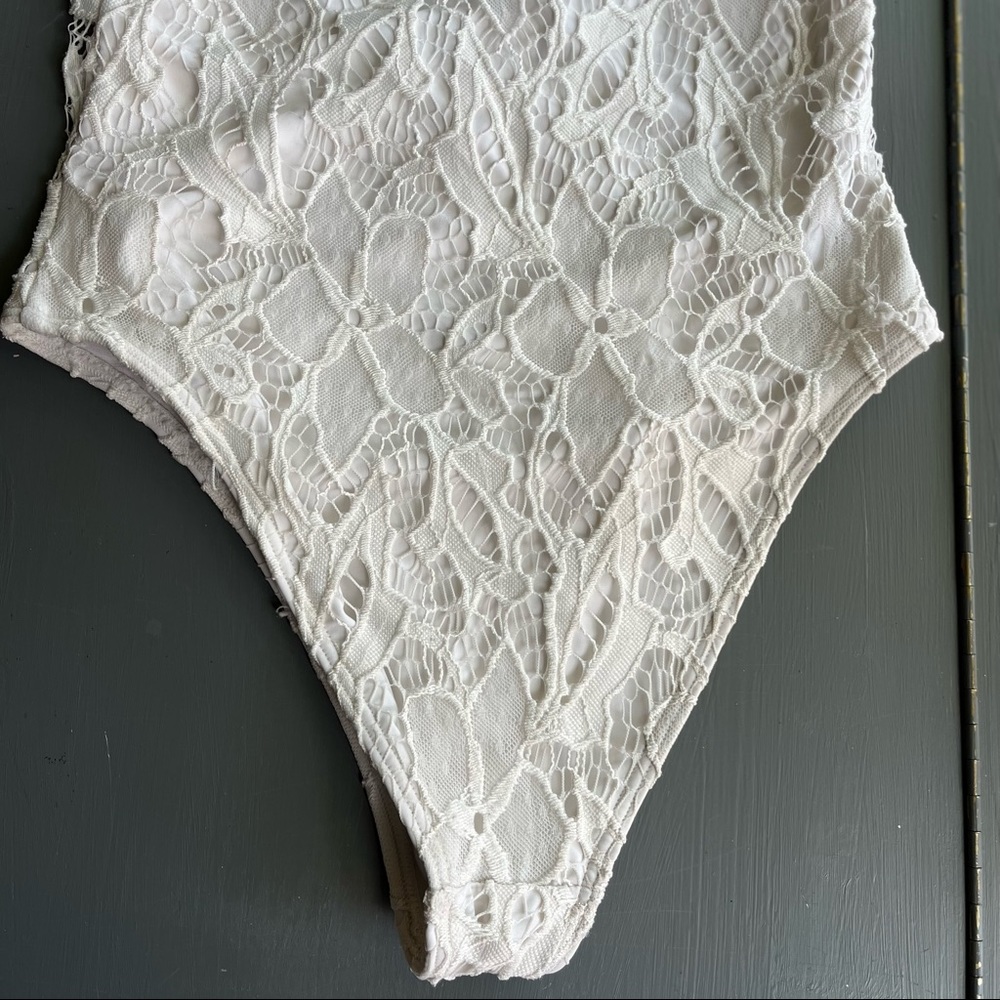 Kendall & Kylie white lace swimsuit - Picture 7 of 7